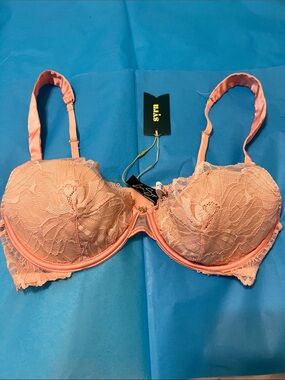 Lace Underwire Bra in Peach Pink - Women’s Supportive Lace Bra